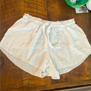 Women’s White Elan Shorts. Size Small.